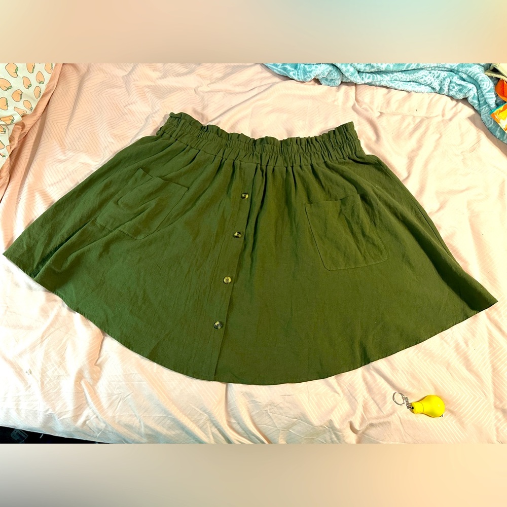 SHEIN Curve paper bag waist mini skirt.